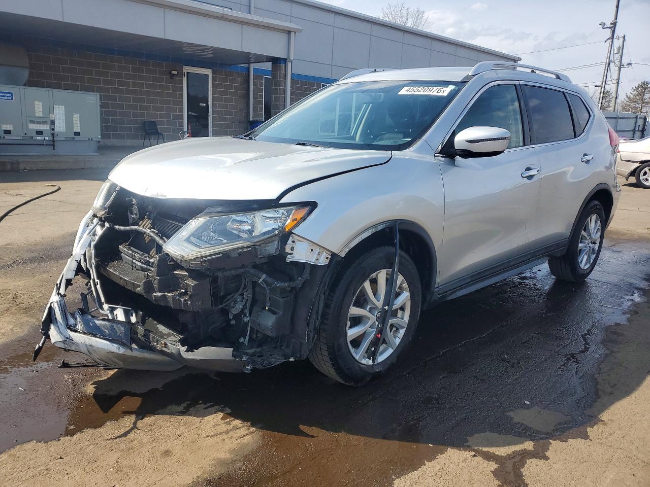 Salvage Nissan Rogue Image