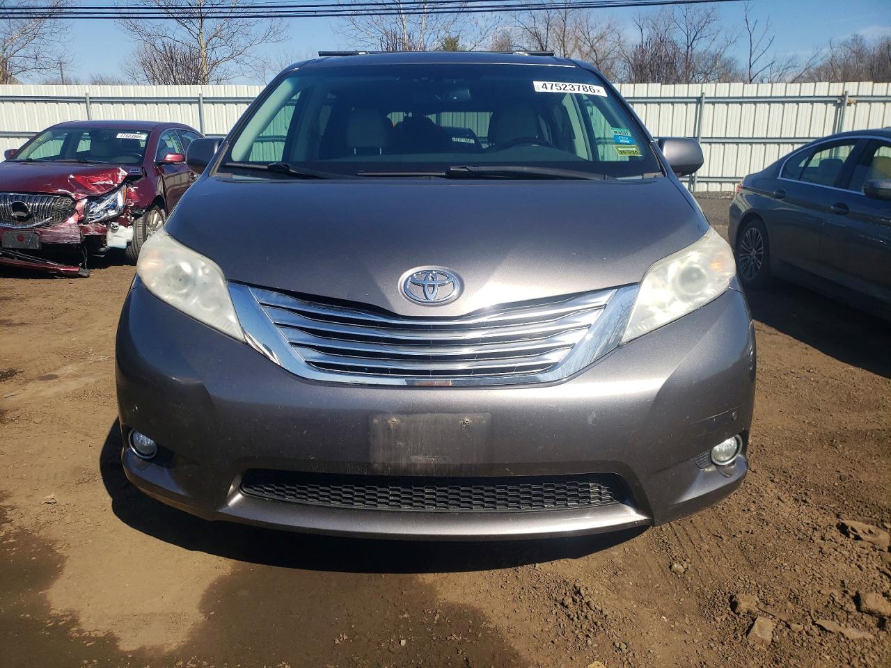 Toyota Sienna Xle 7-passenger