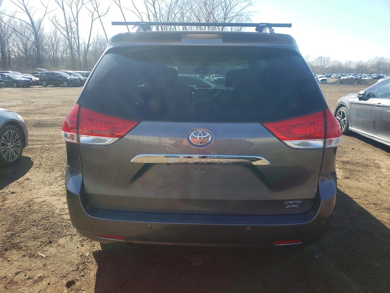 Toyota Sienna Xle 7-passenger