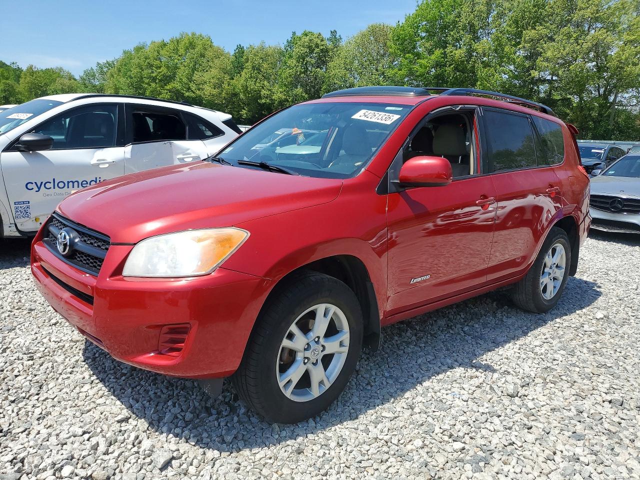 Salvage Toyota RAV4 Image