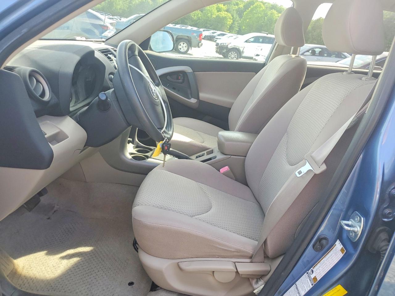 Toyota RAV4 Base
