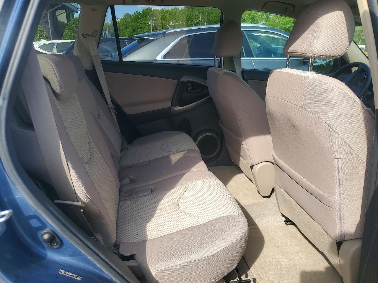 Toyota RAV4 Base