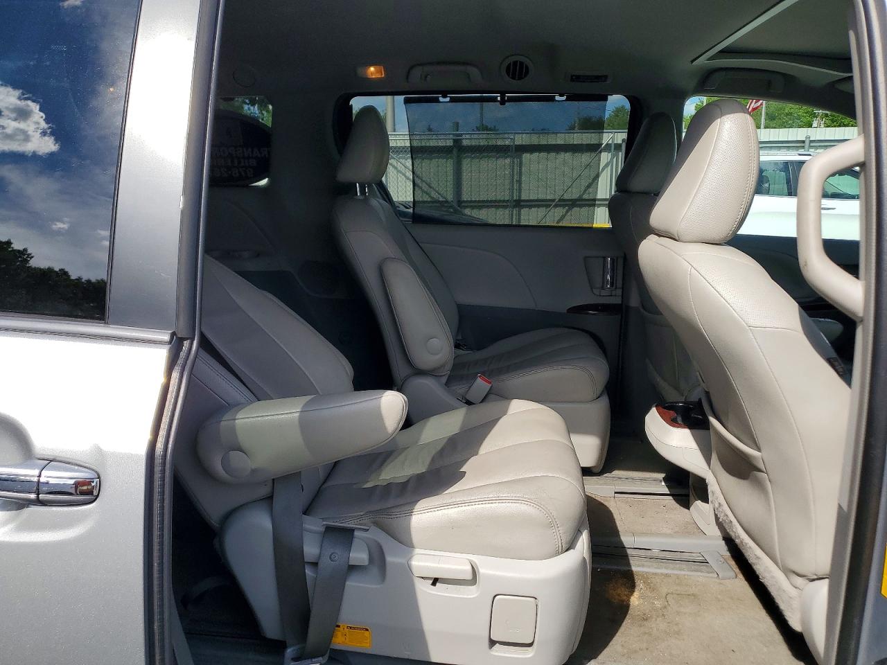 Toyota Sienna Xle 7-passenger