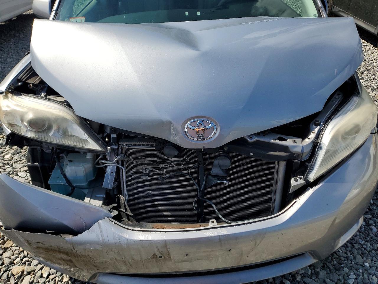 Toyota Sienna Xle 7-passenger