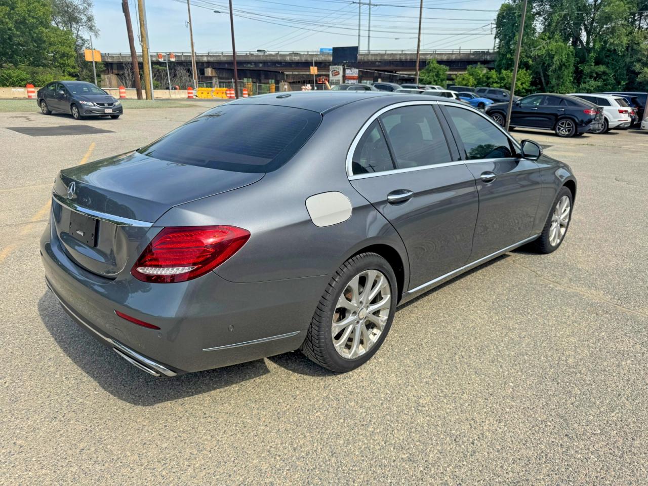 Mercedes-Benz E-Class 300