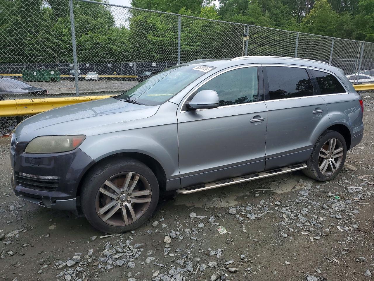 Salvage Audi Q7 Image