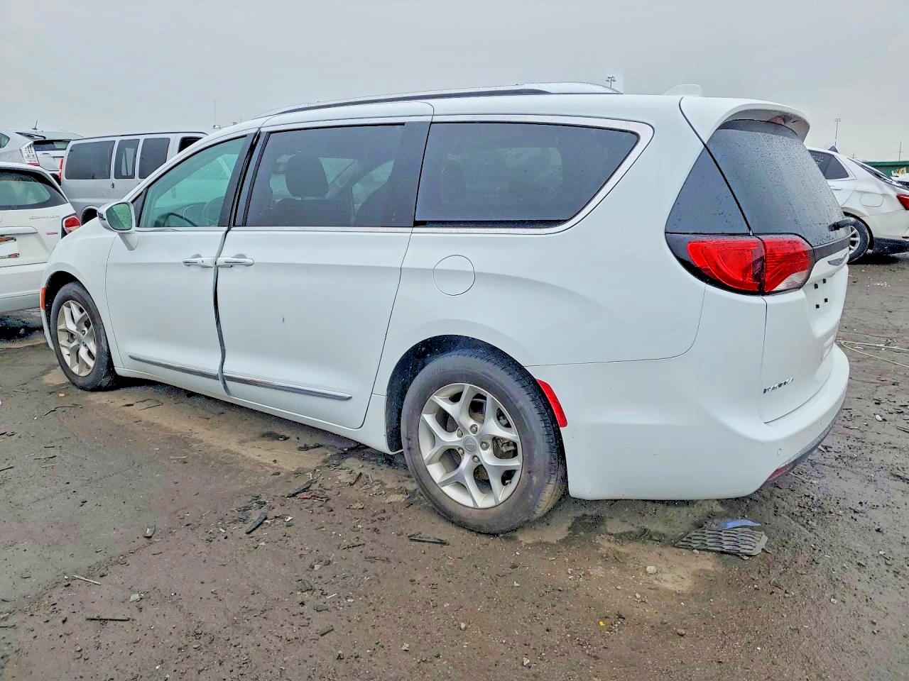 Chrysler Pacifica Limited