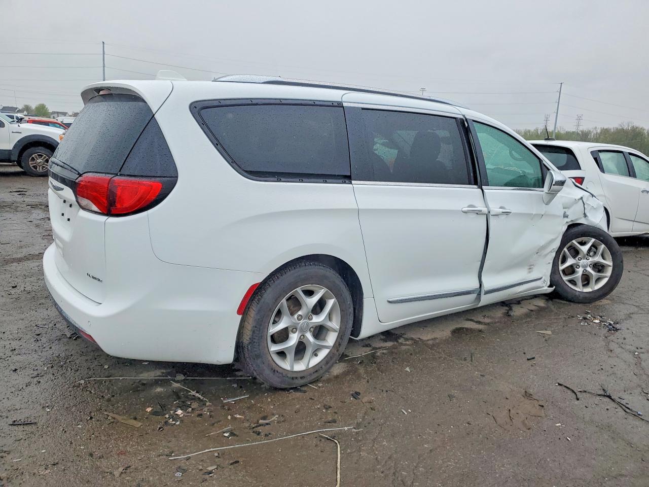 Chrysler Pacifica Limited