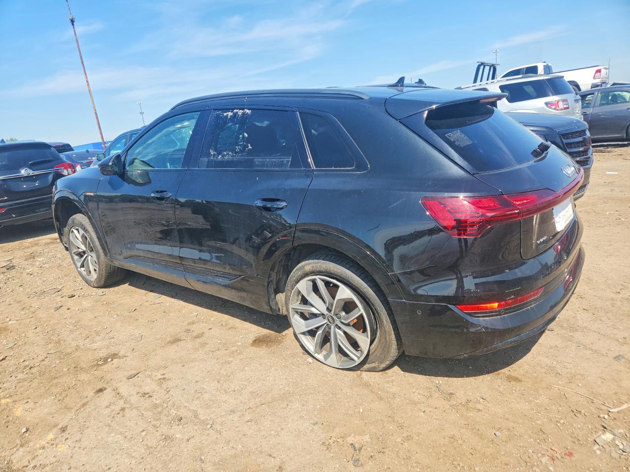 Audi e-tron Premium Plus