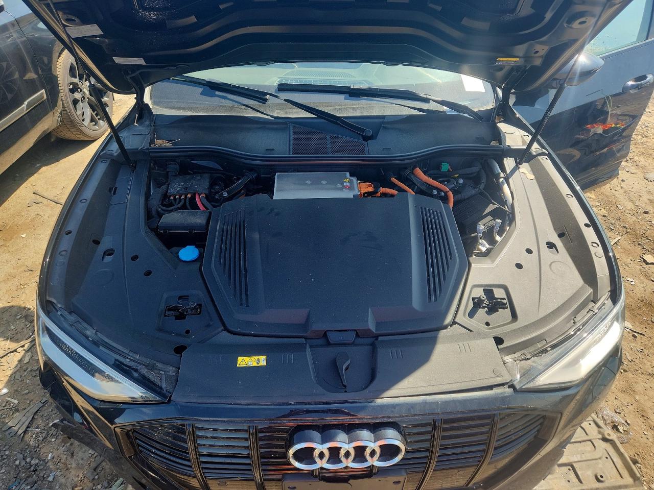 Audi e-tron Premium Plus