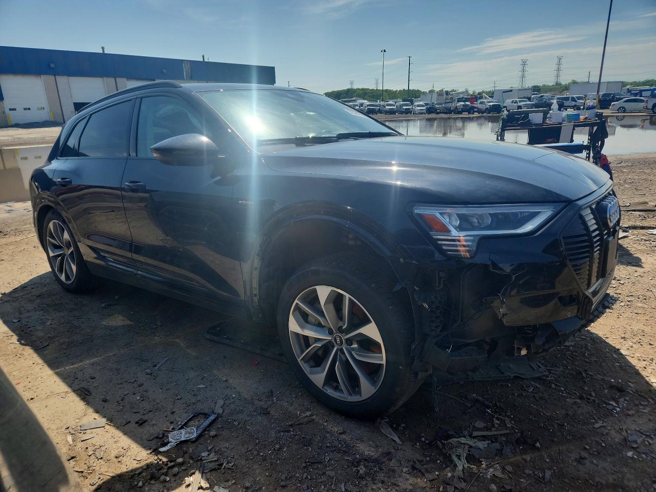 Audi e-tron Premium Plus