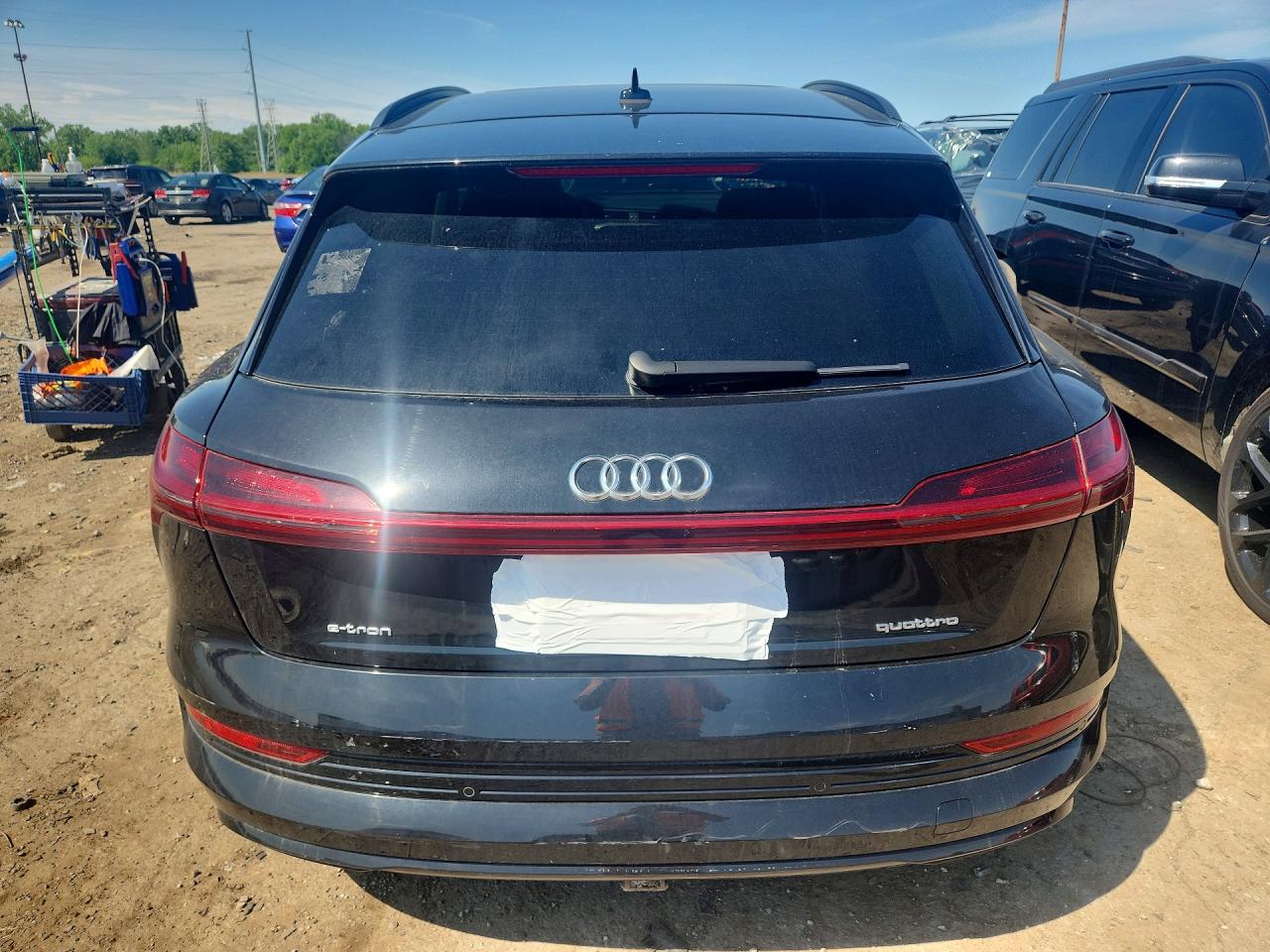 Audi e-tron Premium Plus