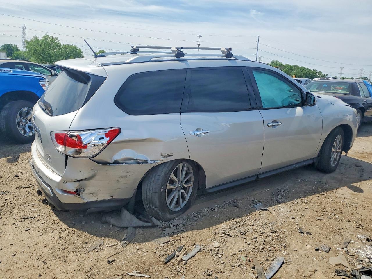 Nissan Pathfinder Sv