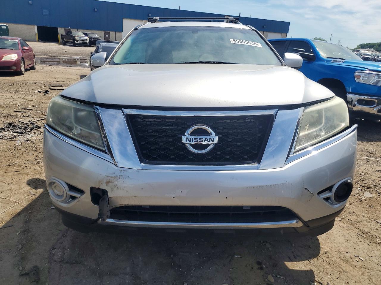 Nissan Pathfinder Sv