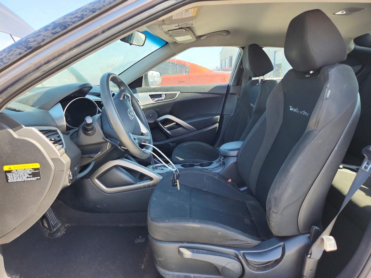 Hyundai VELOSTER Base
