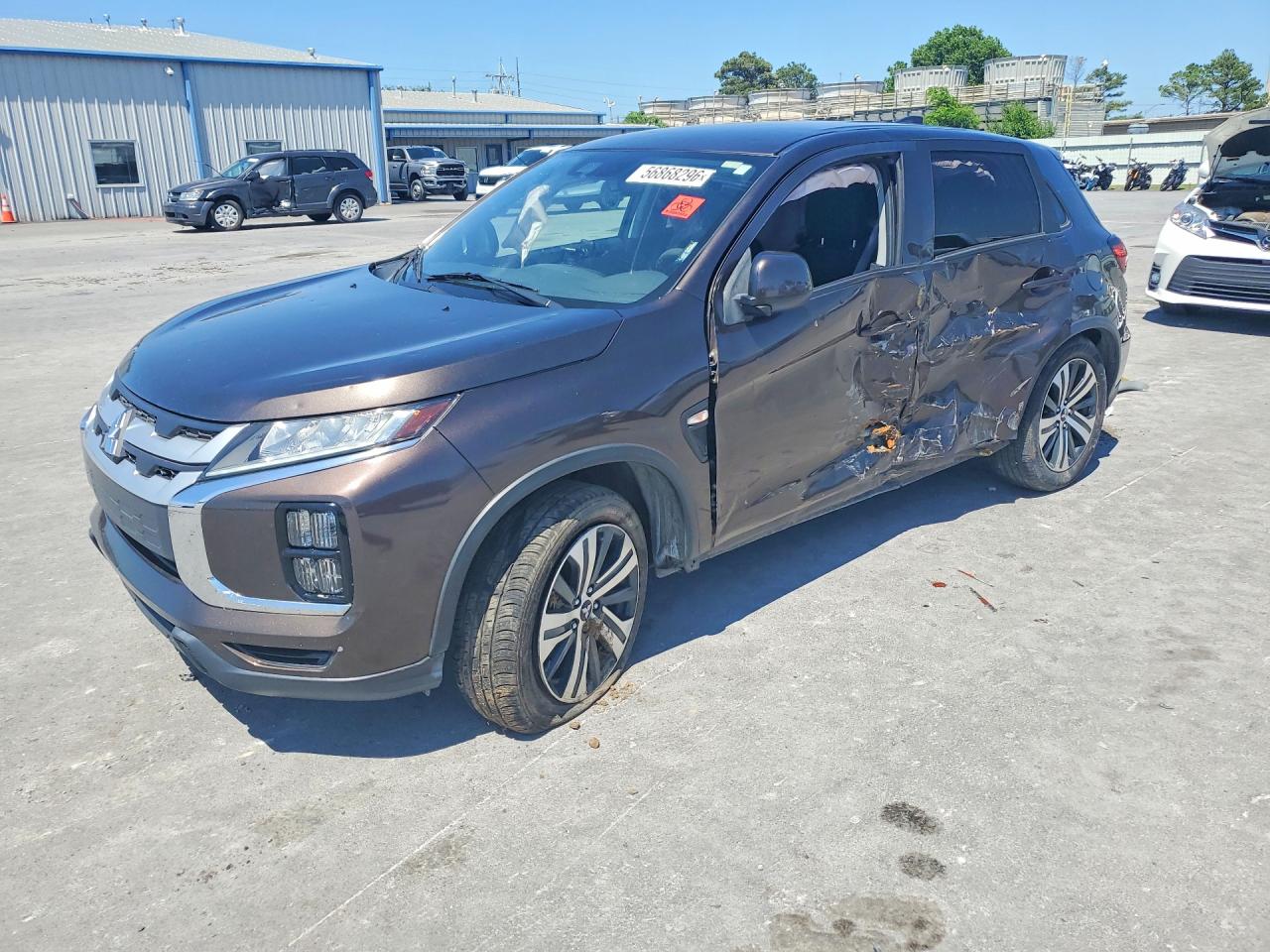Salvage Mitsubishi Outlander Image