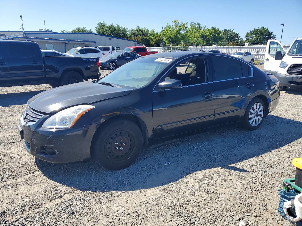 Salvage Nissan Altima Image