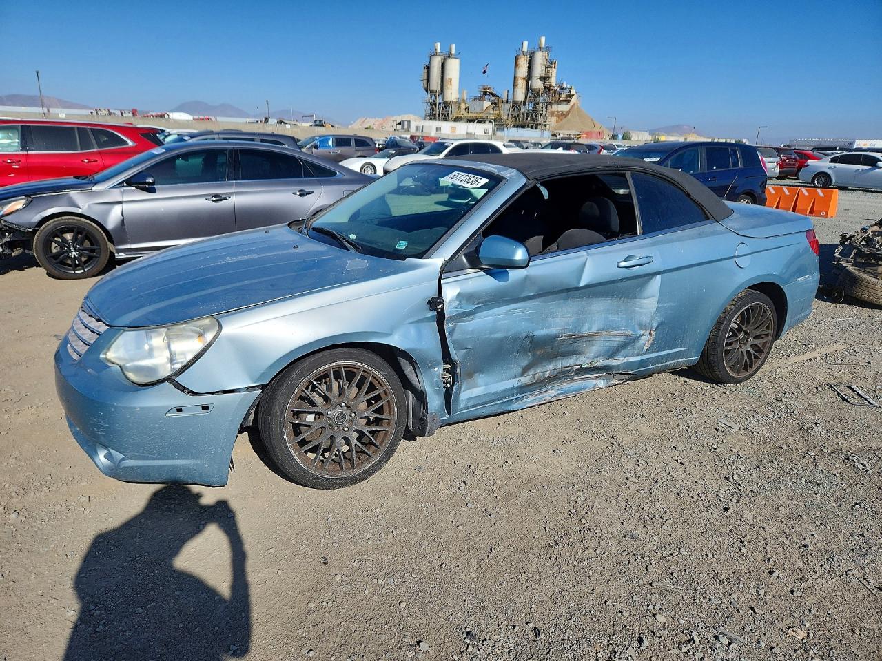 Salvage Chrysler Sebring Image