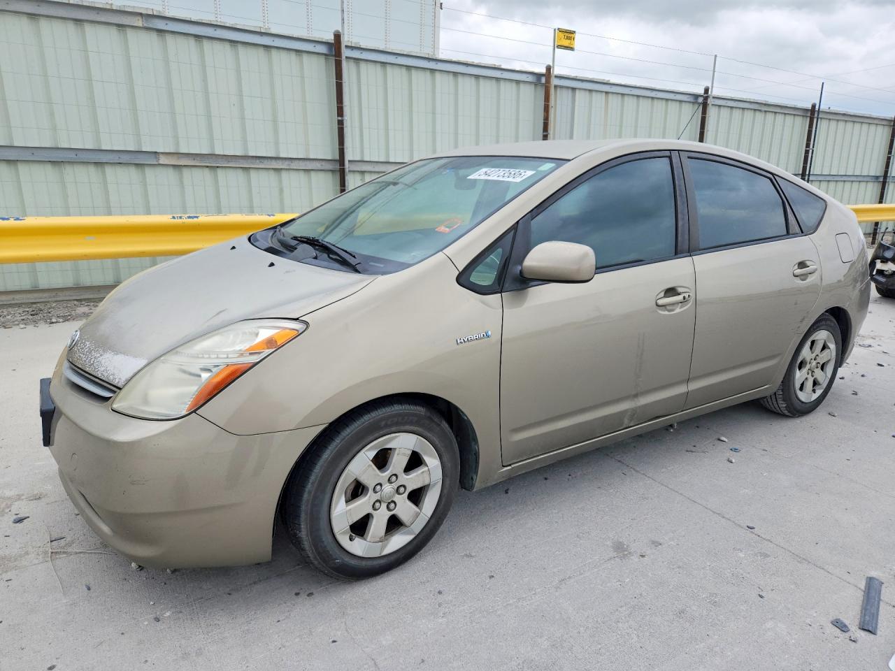 Salvage Toyota Prius Image