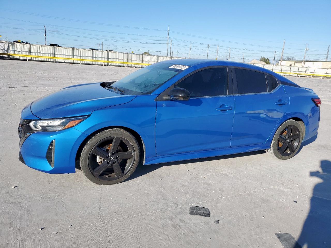 Salvage Nissan Sentra Image