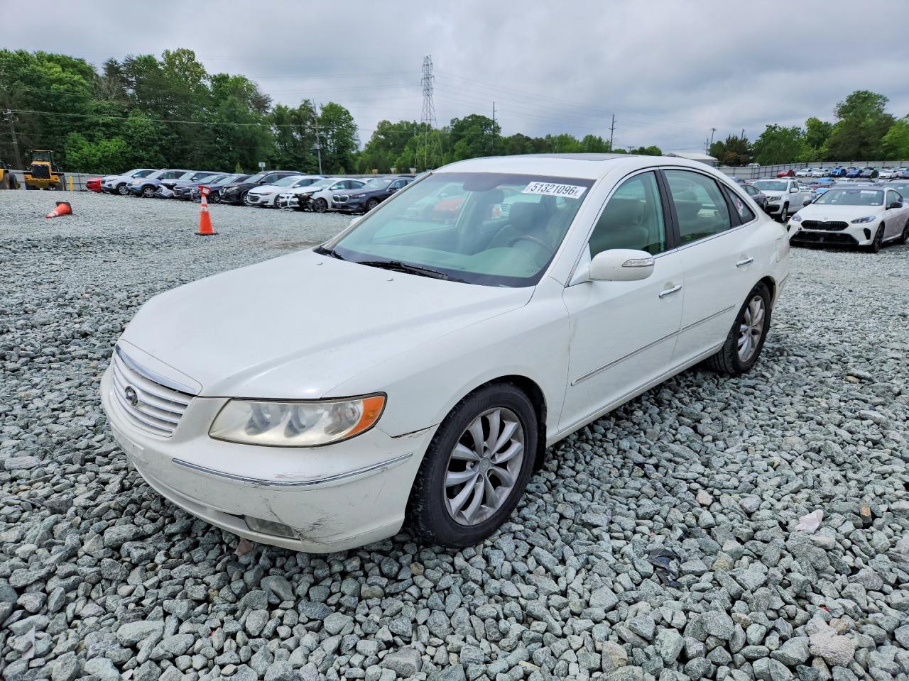 Salvage Hyundai Azera Image