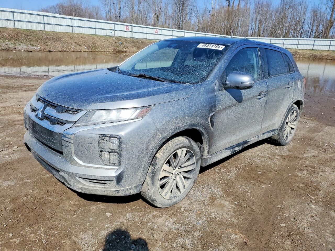 Salvage Mitsubishi Outlander Image