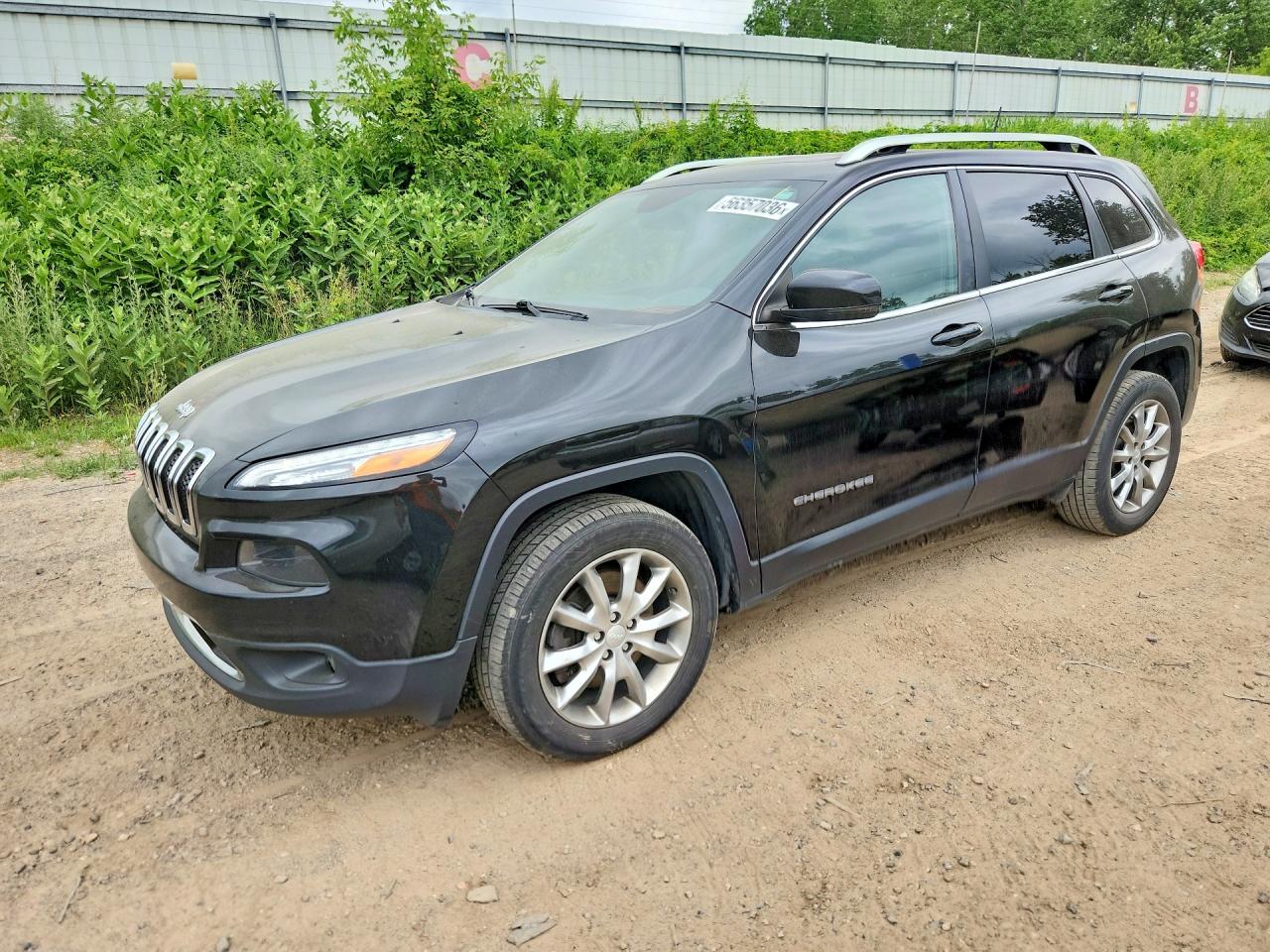 Salvage Jeep Cherokee Image