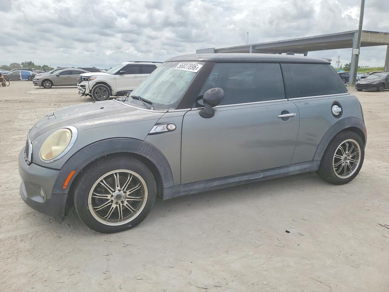 Salvage MINI Cooper Image
