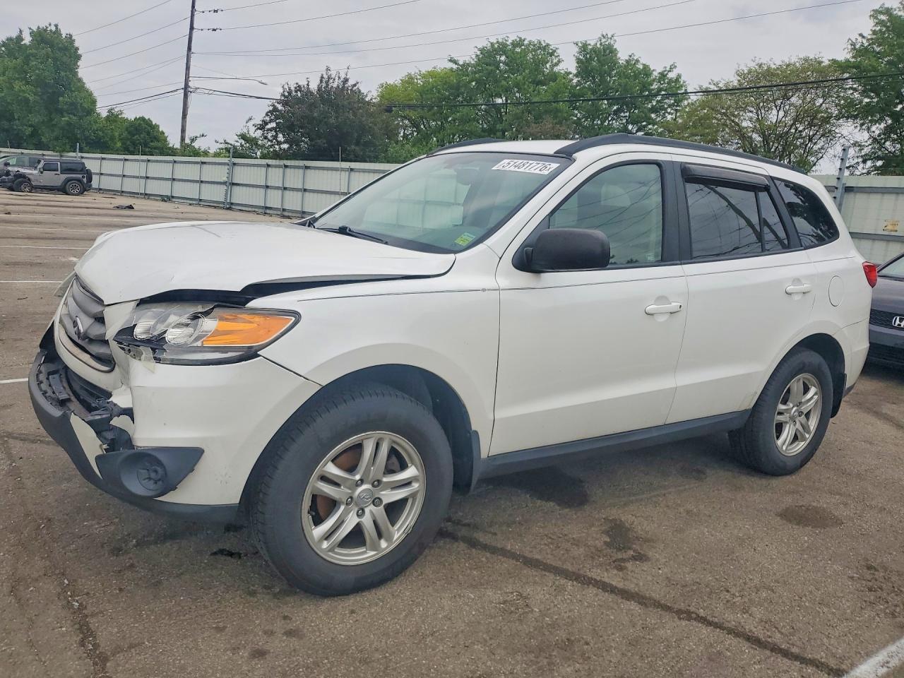 Salvage Hyundai SANTA FE Image