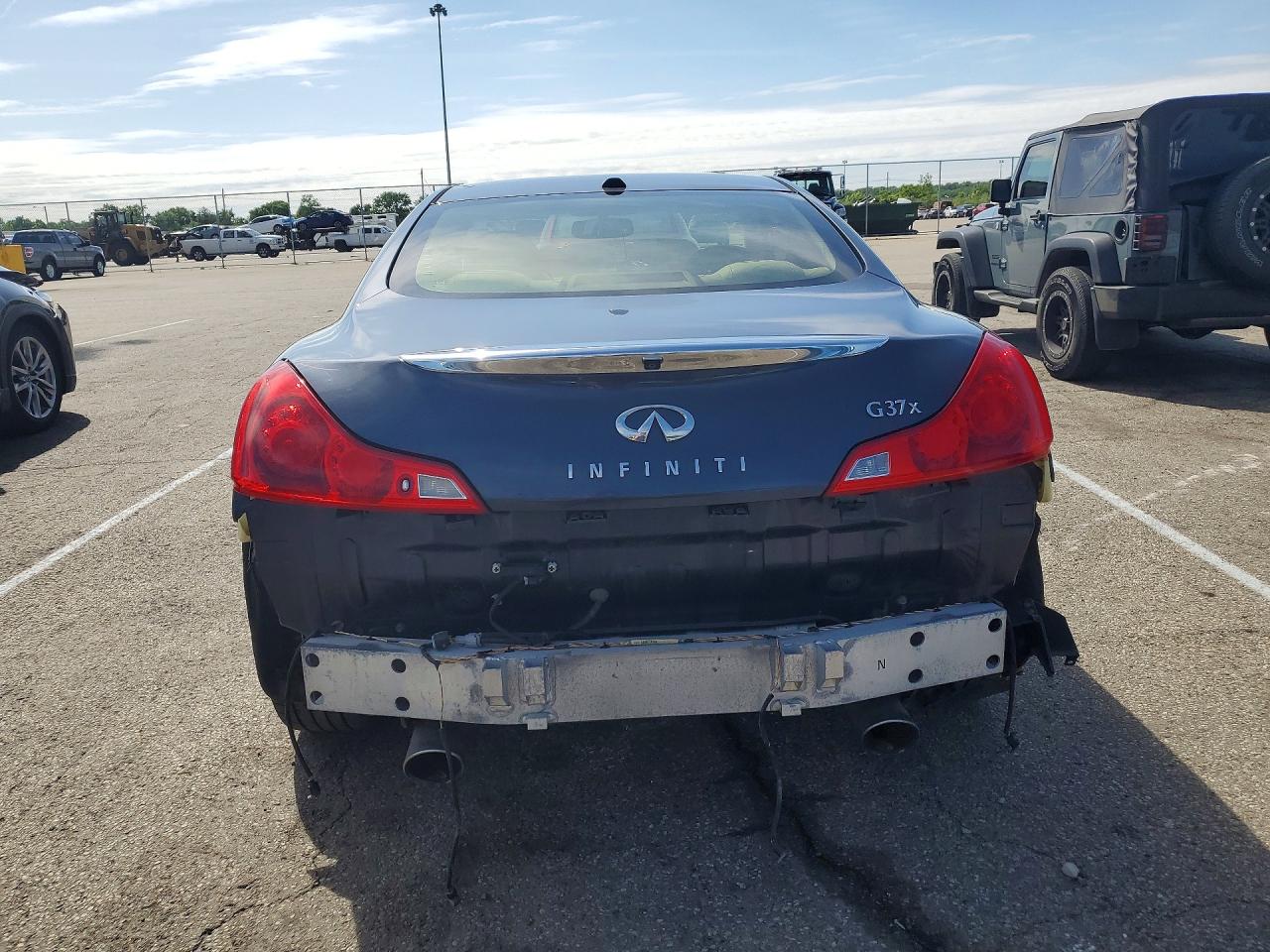 INFINITI G37 X