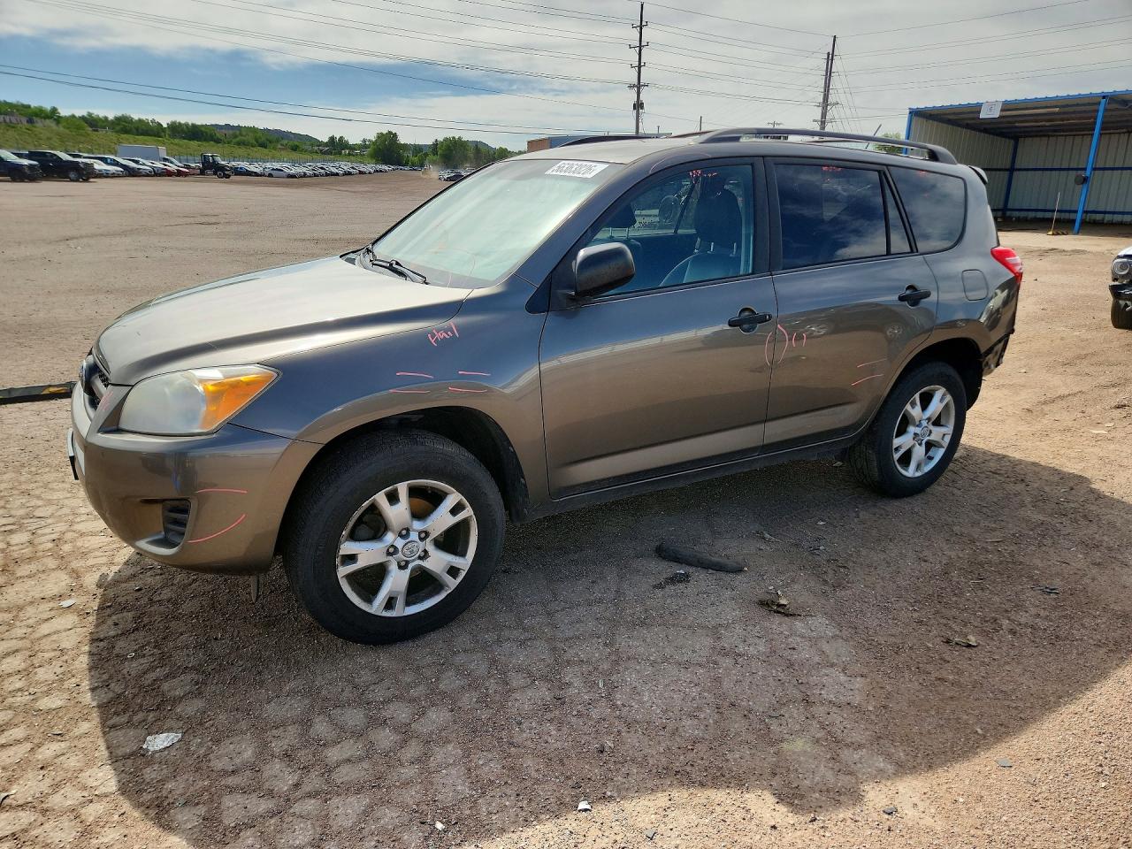 Salvage Toyota RAV4 Image