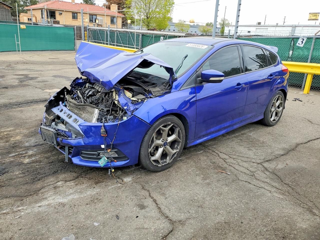 Salvage Ford Focus Image