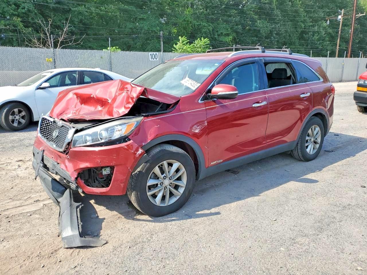 Salvage Kia Sorento Image