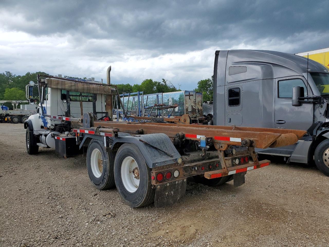 Mack Cv713