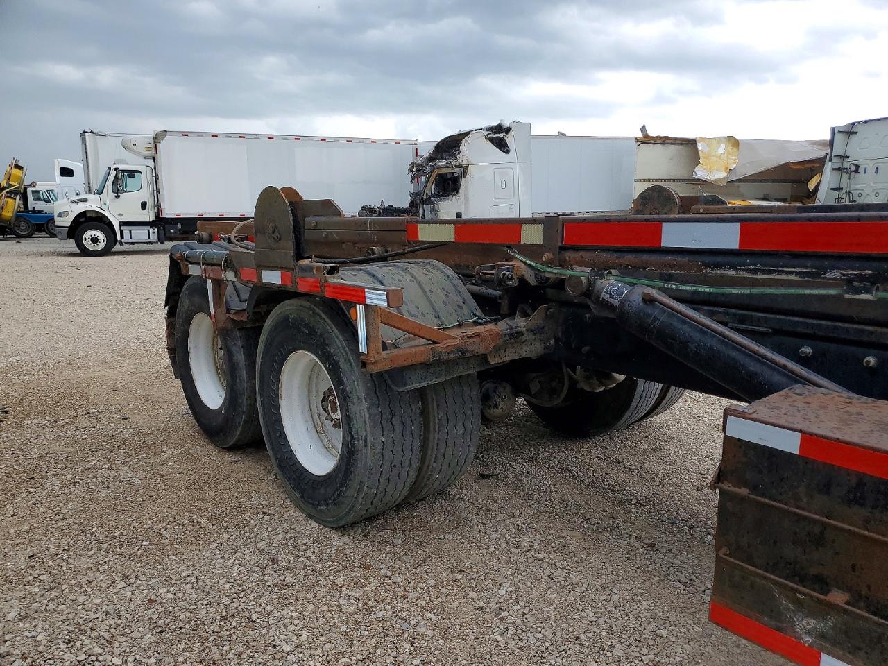 Mack Cv713