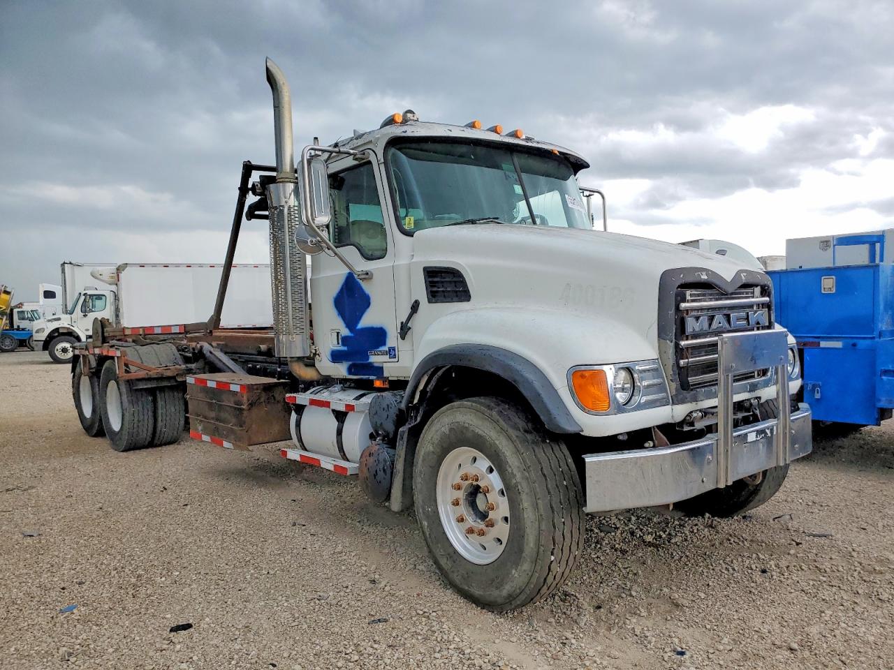 Salvage Mack Cv713 Image