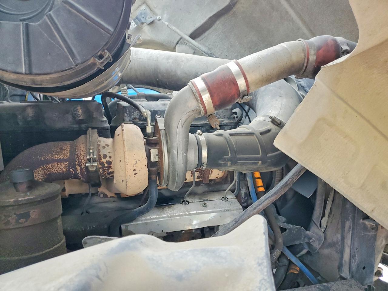Mack Cv713