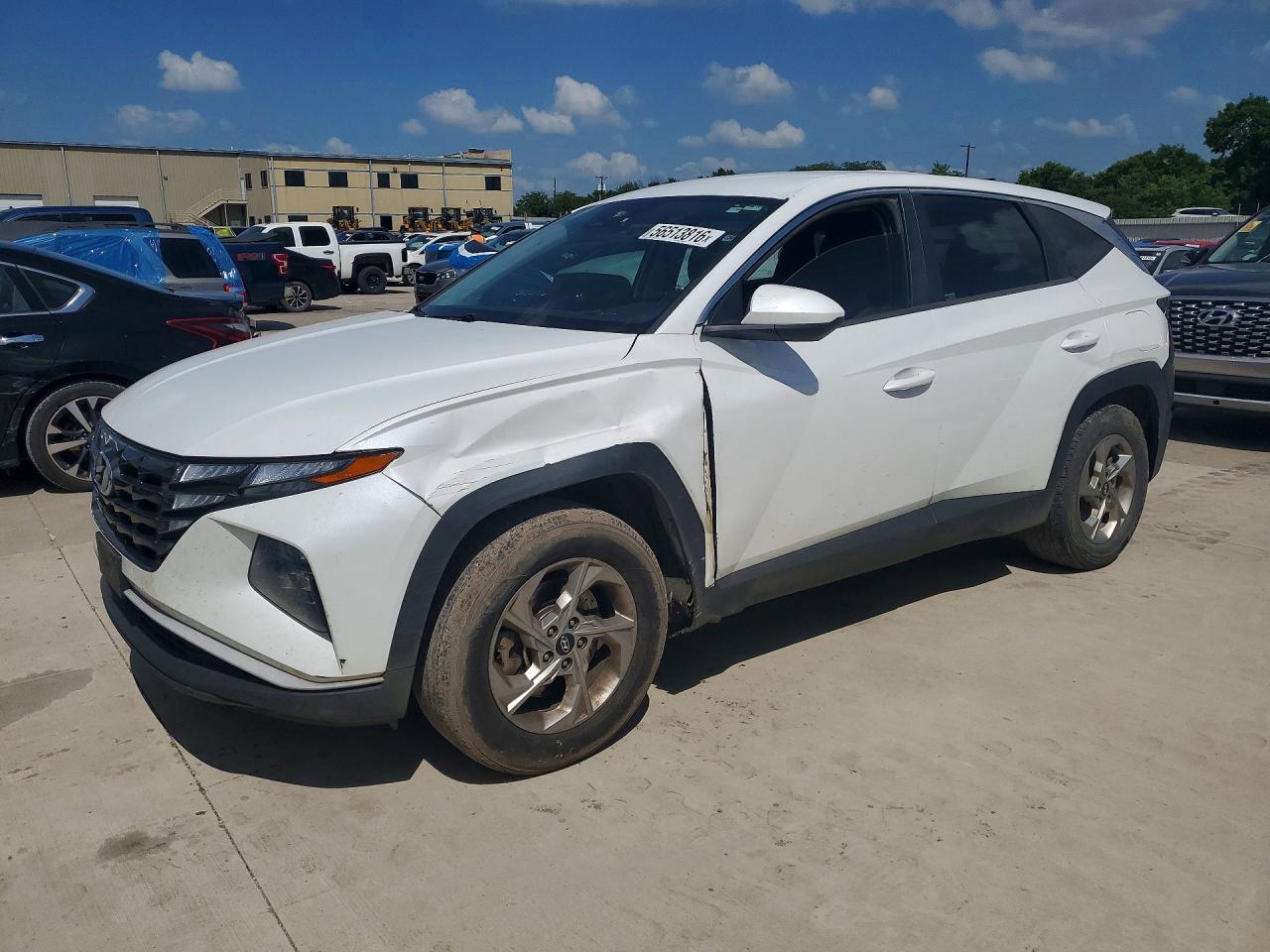 Salvage Hyundai TUCSON Image