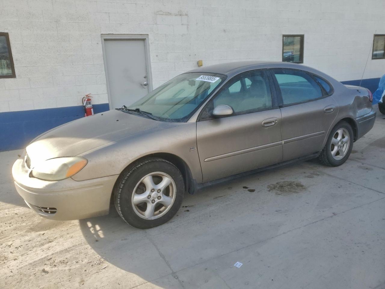 Salvage Ford Taurus Image