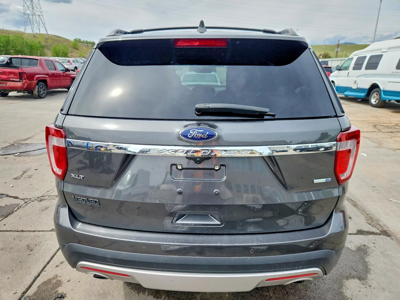 Ford Explorer Xlt