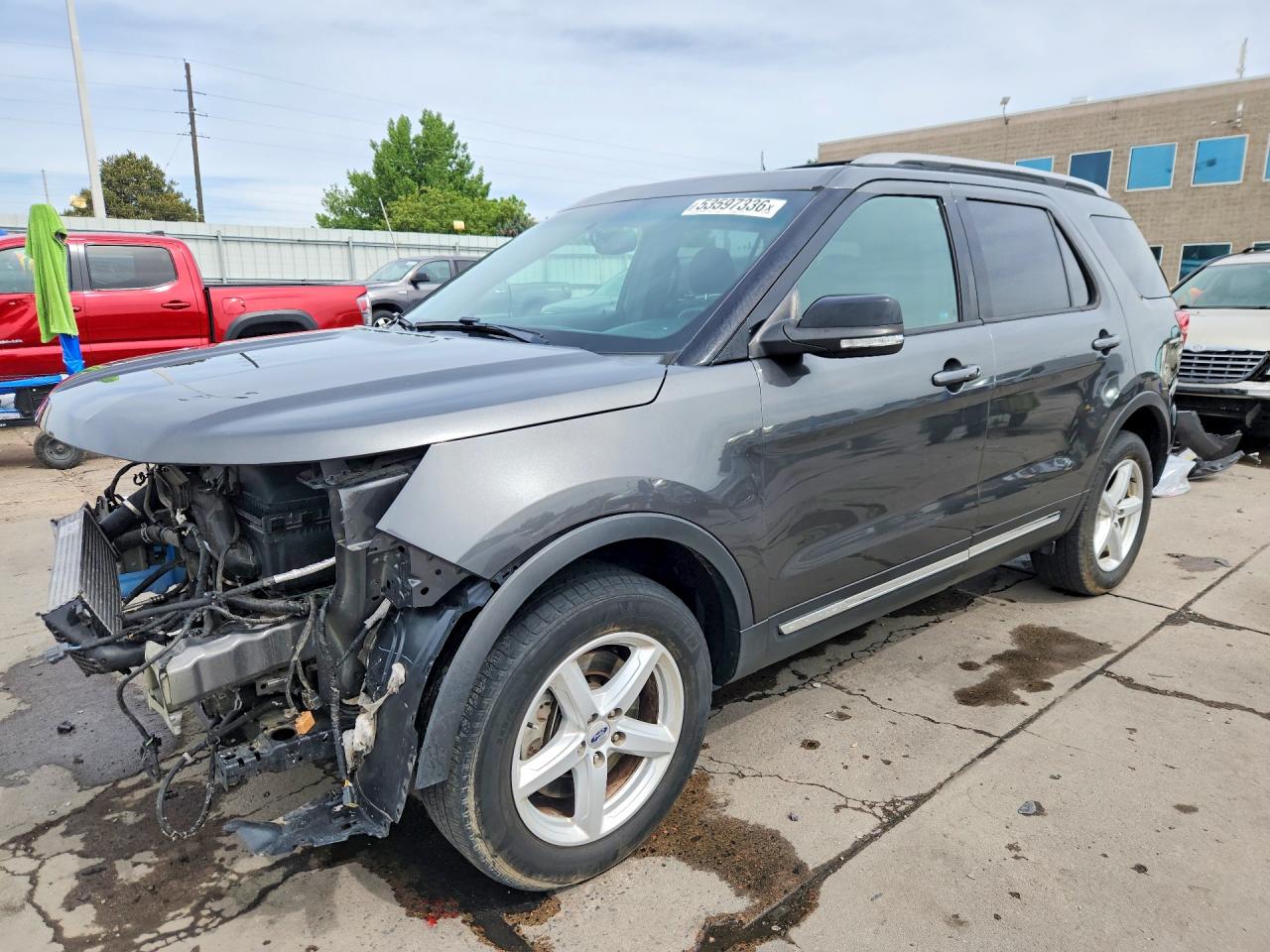 Salvage Ford Explorer Image
