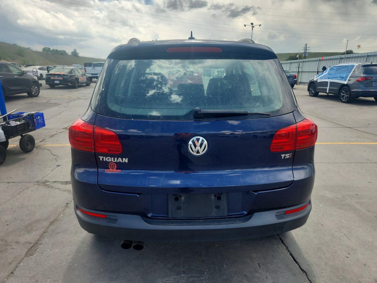 Volkswagen Tiguan S