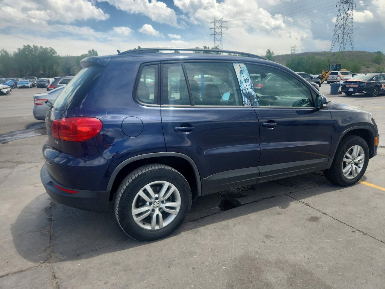 Volkswagen Tiguan S