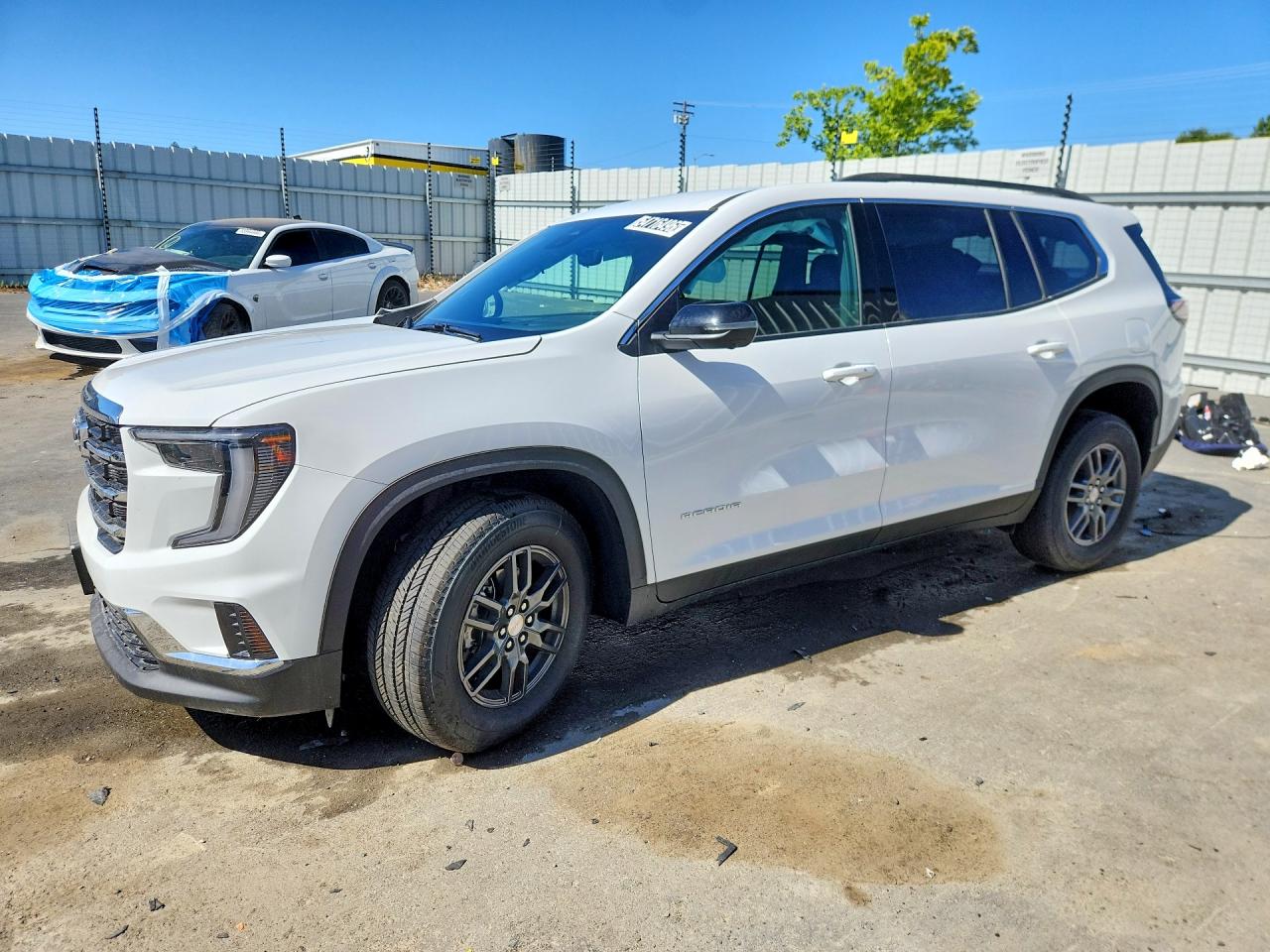 Salvage GMC Acadia Image