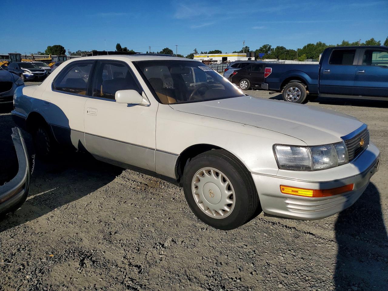 Lexus LS 400