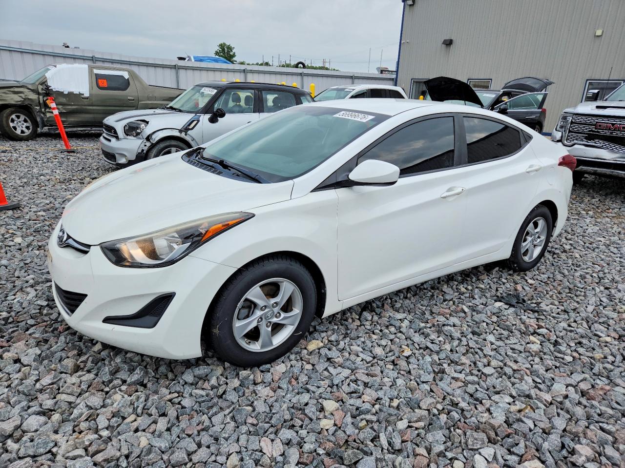 Salvage Hyundai ELANTRA Image