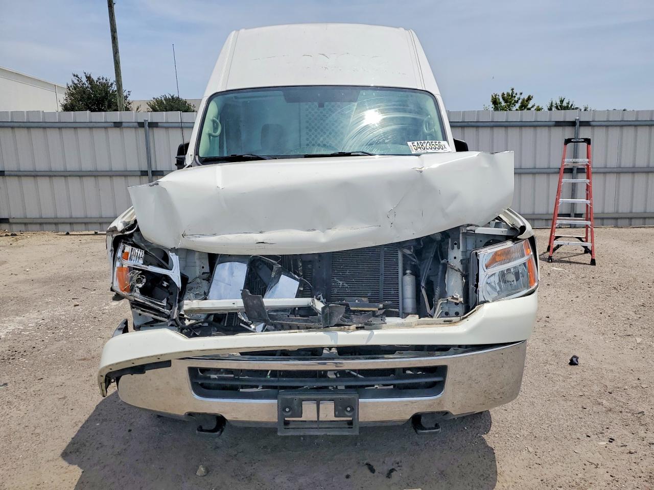 Nissan Nv