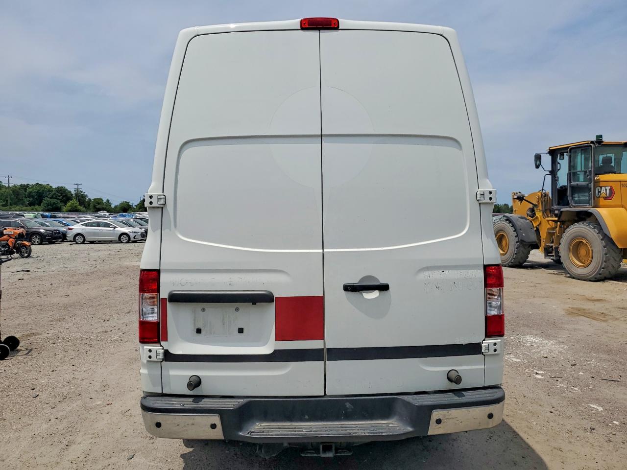 Nissan Nv