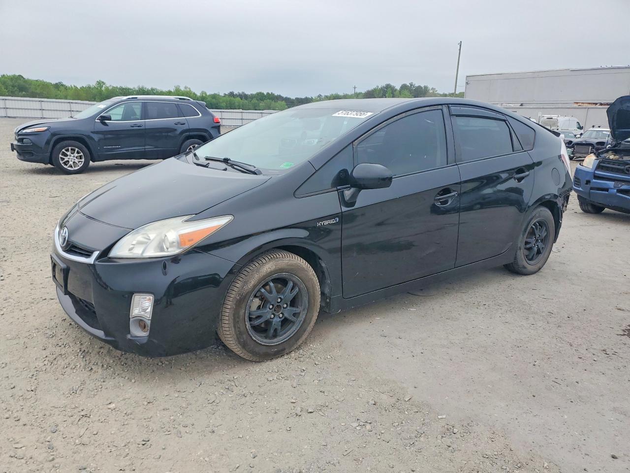 Salvage Toyota Prius Image