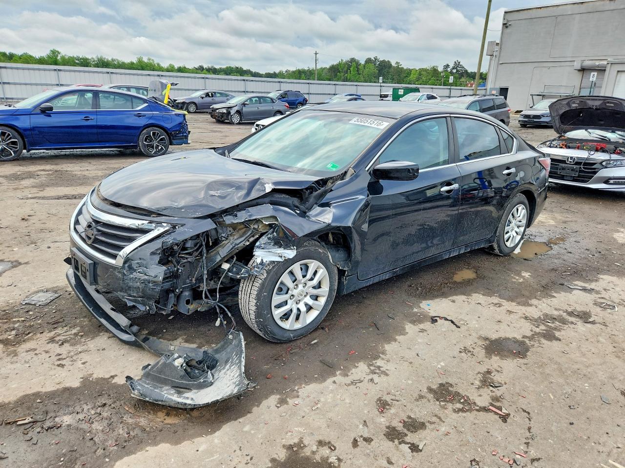 Salvage Nissan Altima Image